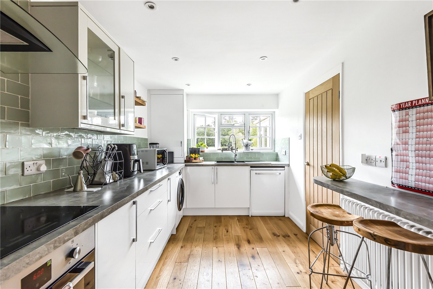 Farnham Road, Holt Pound, Farnham, GU10